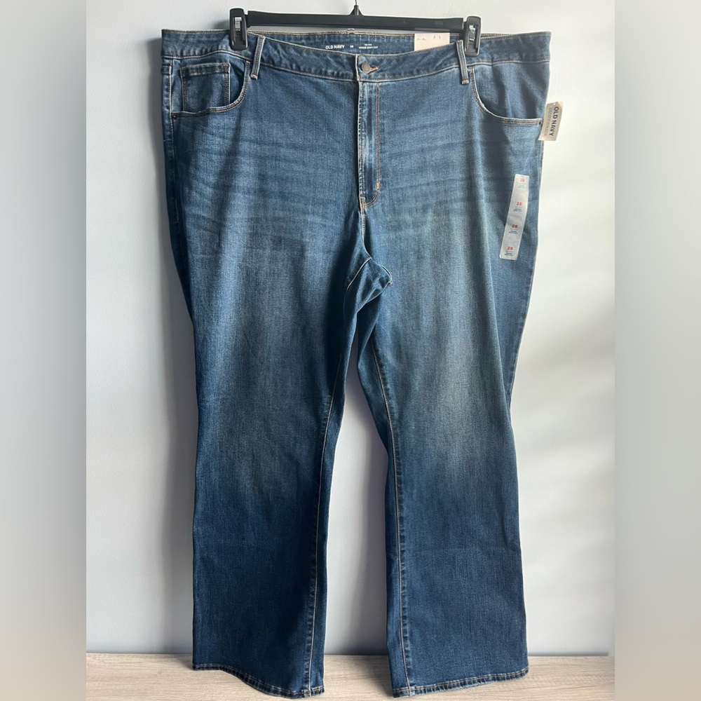 Old Navy Women’s Plus Mid Rise Kicker Boot Cut Jeans - Size 28